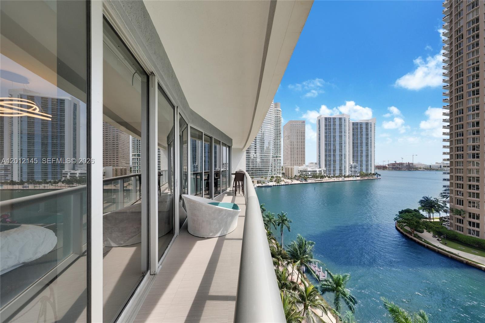 465 Brickell Avenue, Unit 1019 Miami, FL 33131 - Photo 2 of 15