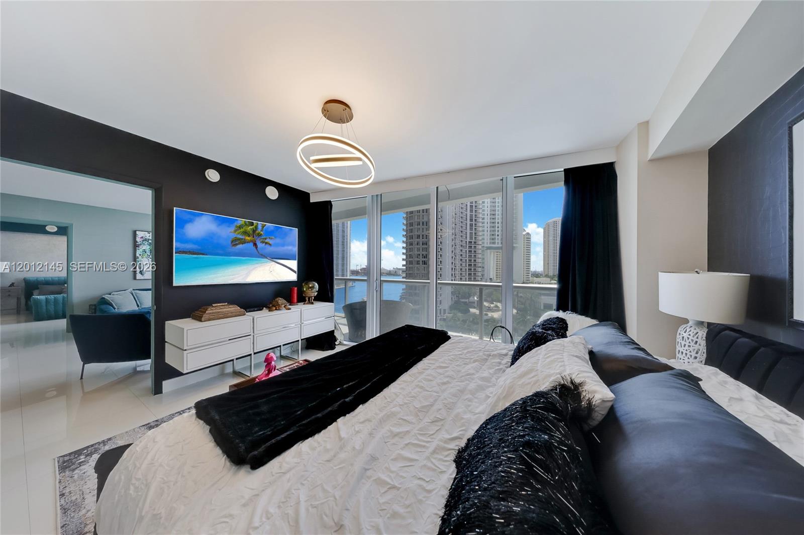 465 Brickell Avenue, Unit 1019 Miami, FL 33131 - Photo 8 of 15