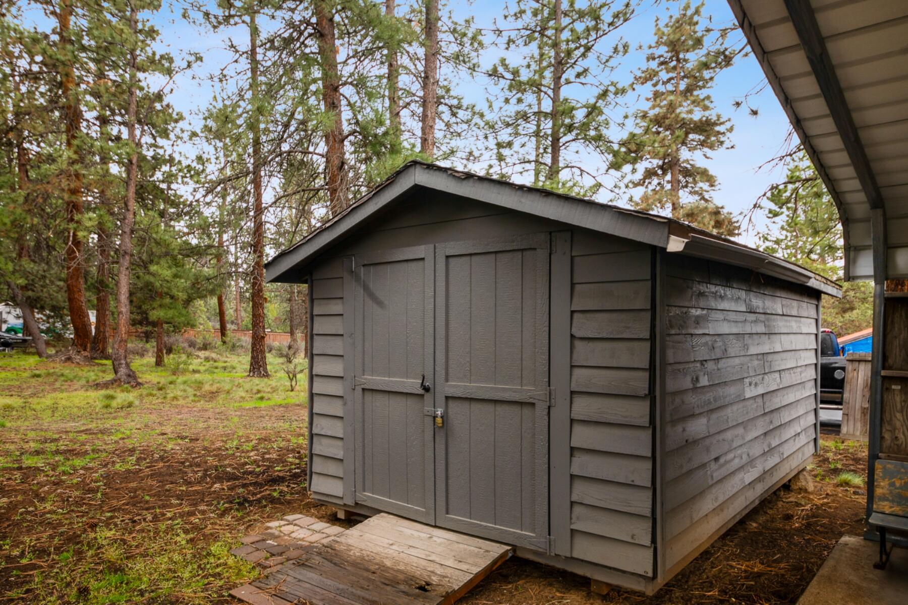 60604 Ridge Heights Bend, OR 97702 - Photo 46 of 48 batch_46-backyard shed