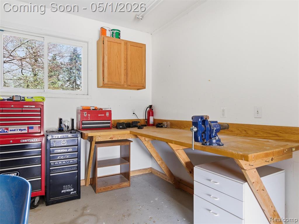 2550 Brilliance Rochester, MI 48309 - Photo 33 of 43