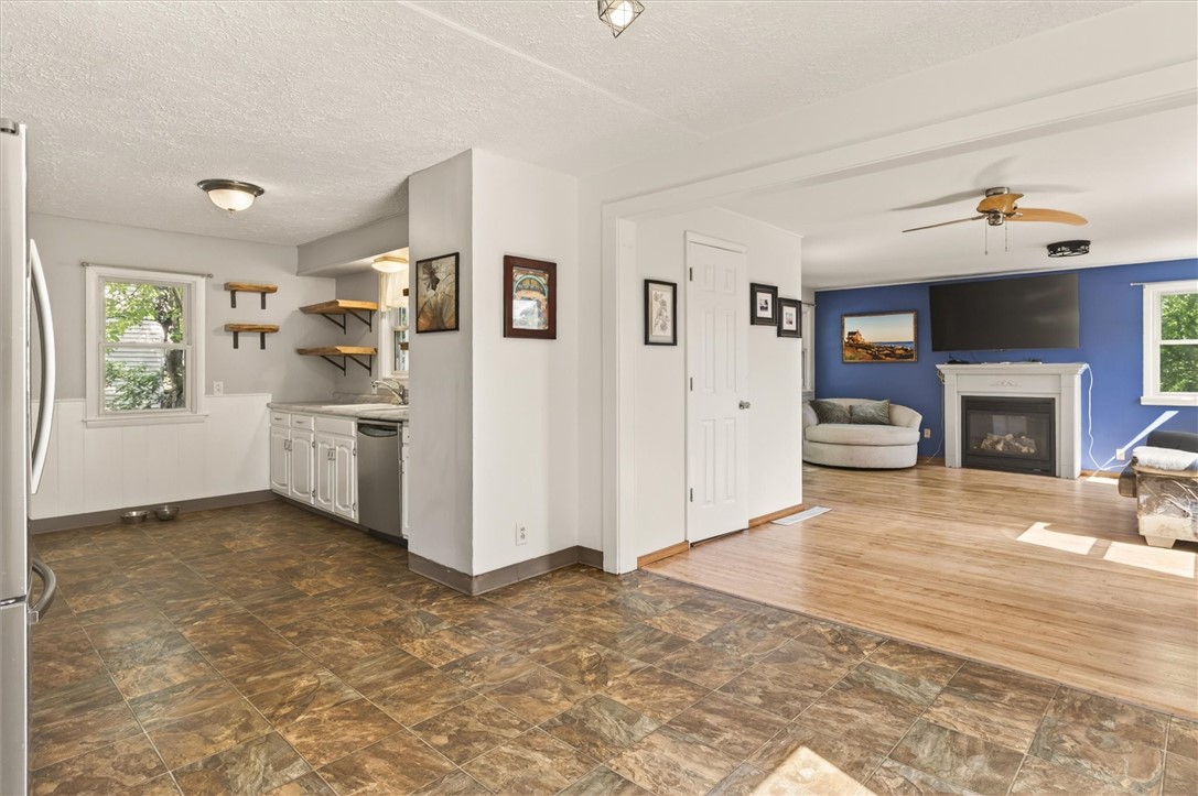 464 Harwick Road Irondequoit, NY 14609 - Photo 9 of 40