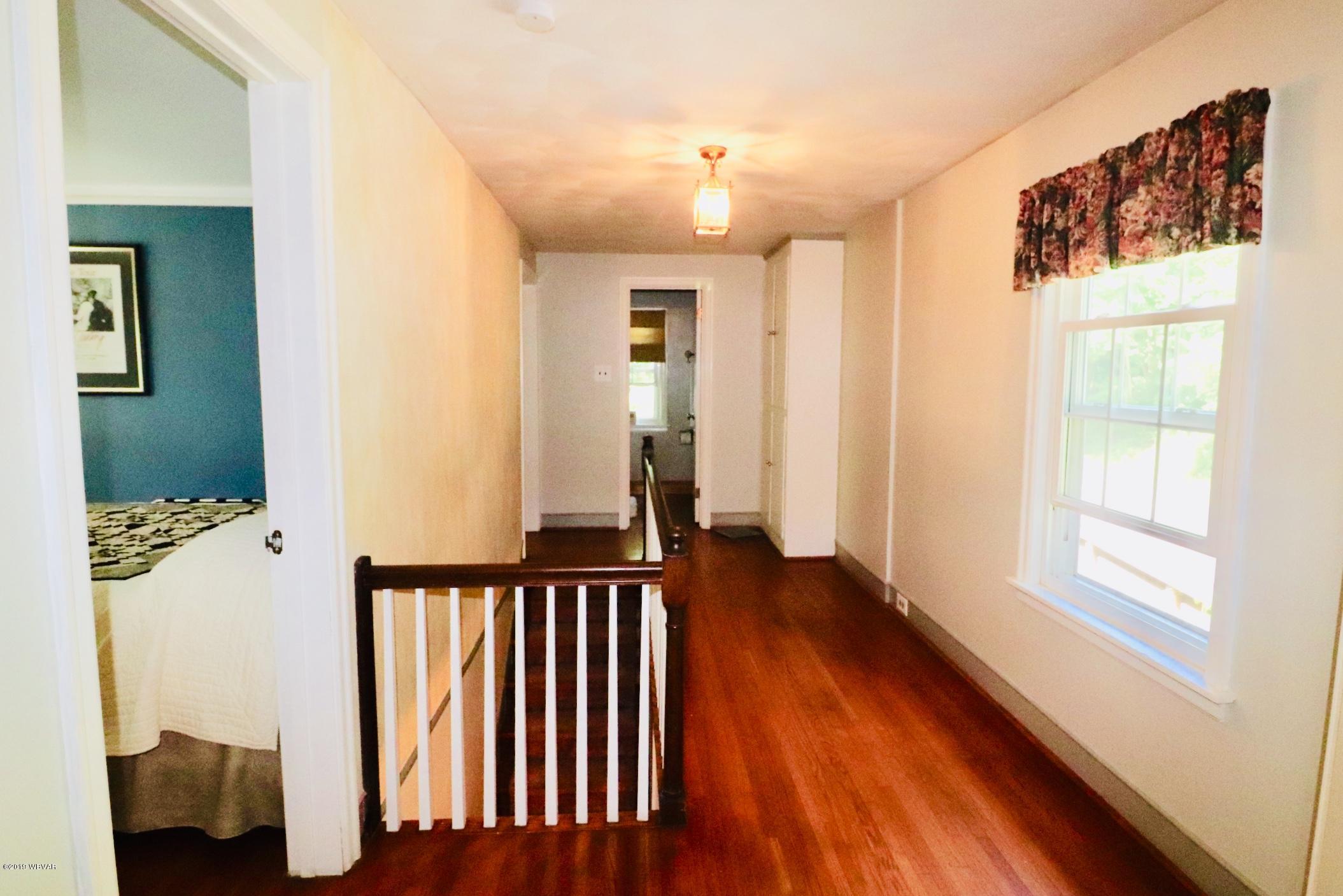 1519 Evergreen Road Williamsport, PA 17701 - Photo 18 of 47 2nd floor hallway