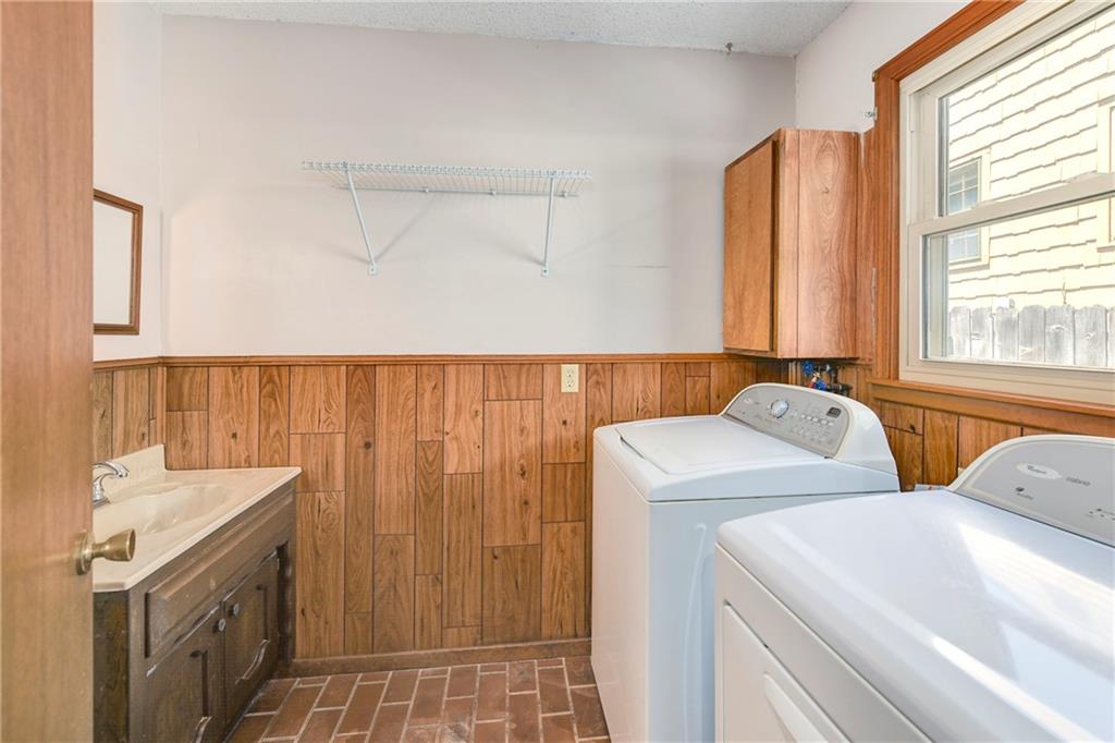 5327 Outlook Street Mission, KS 66202 - Photo 26 of 47