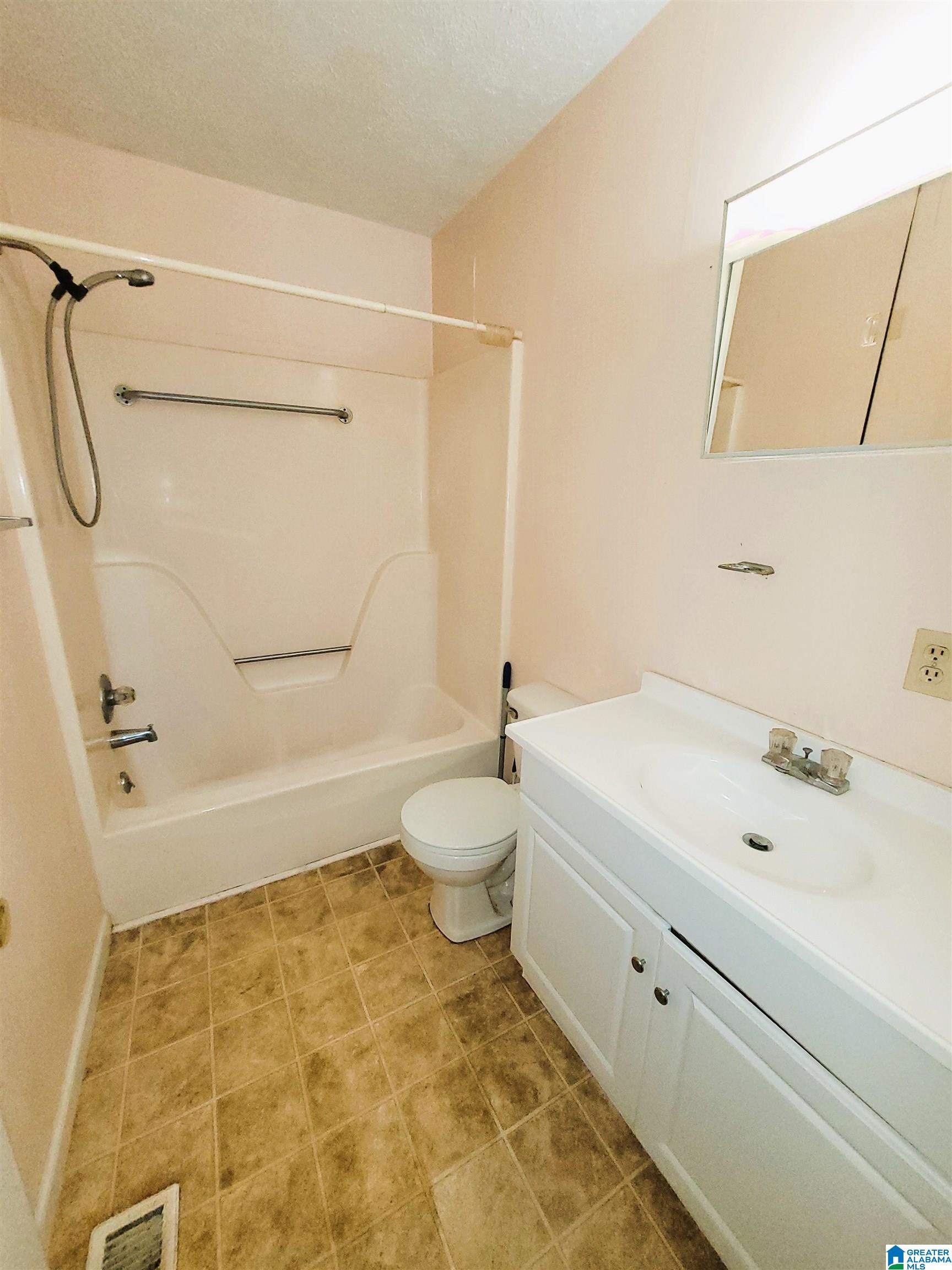 111 Lancaster Street Talladega, AL 35160 - Photo 12 of 18