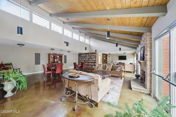$399,888 | 245 Oak Leaf Drive, Unit 202, Thousand Oaks, CA 91360