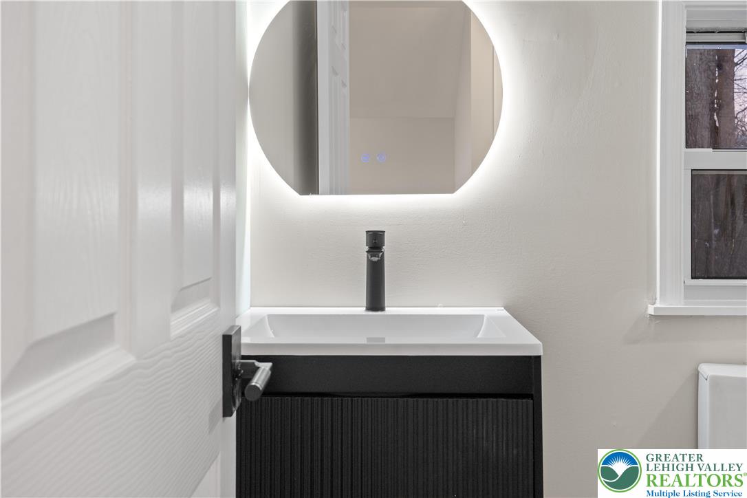 656 Creek Road Bath, PA 18014 - Photo 11 of 26