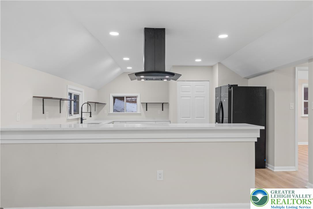 656 Creek Road Bath, PA 18014 - Photo 3 of 26