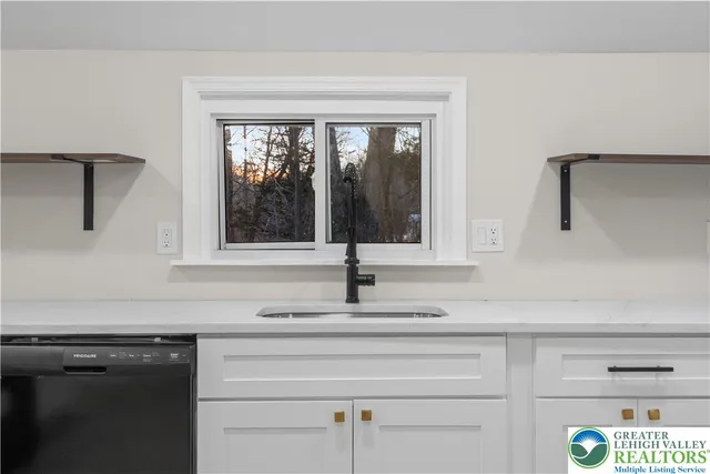 $314,900 | 656 Creek Road, Bath, PA 18014