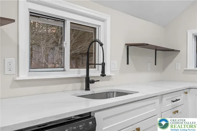 $314,900 | 656 Creek Road, Bath, PA 18014