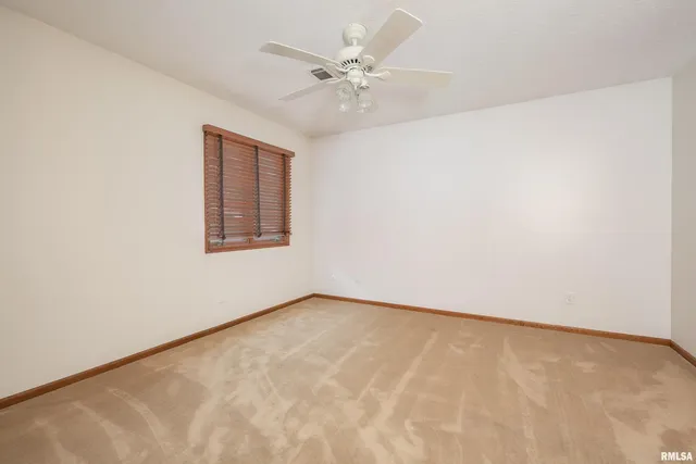 $274,900 | 4554 Bunker Hill Drive, Bettendorf, IA 52722