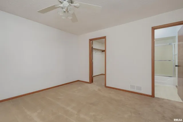 $274,900 | 4554 Bunker Hill Drive, Bettendorf, IA 52722