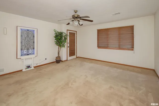 $274,900 | 4554 Bunker Hill Drive, Bettendorf, IA 52722