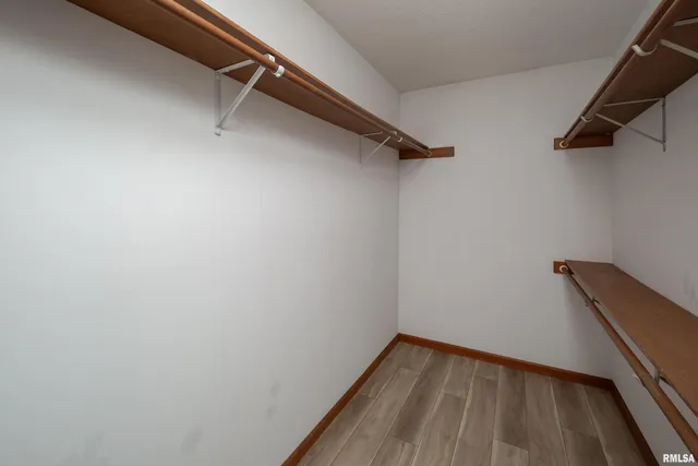 $274,900 | 4554 Bunker Hill Drive, Bettendorf, IA 52722