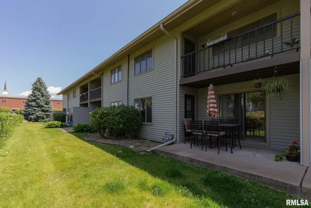 $274,900 | 4554 Bunker Hill Drive, Bettendorf, IA 52722