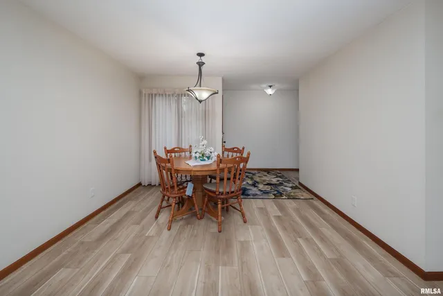 $274,900 | 4554 Bunker Hill Drive, Bettendorf, IA 52722