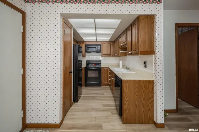 $274,900 | 4554 Bunker Hill Drive, Bettendorf, IA 52722