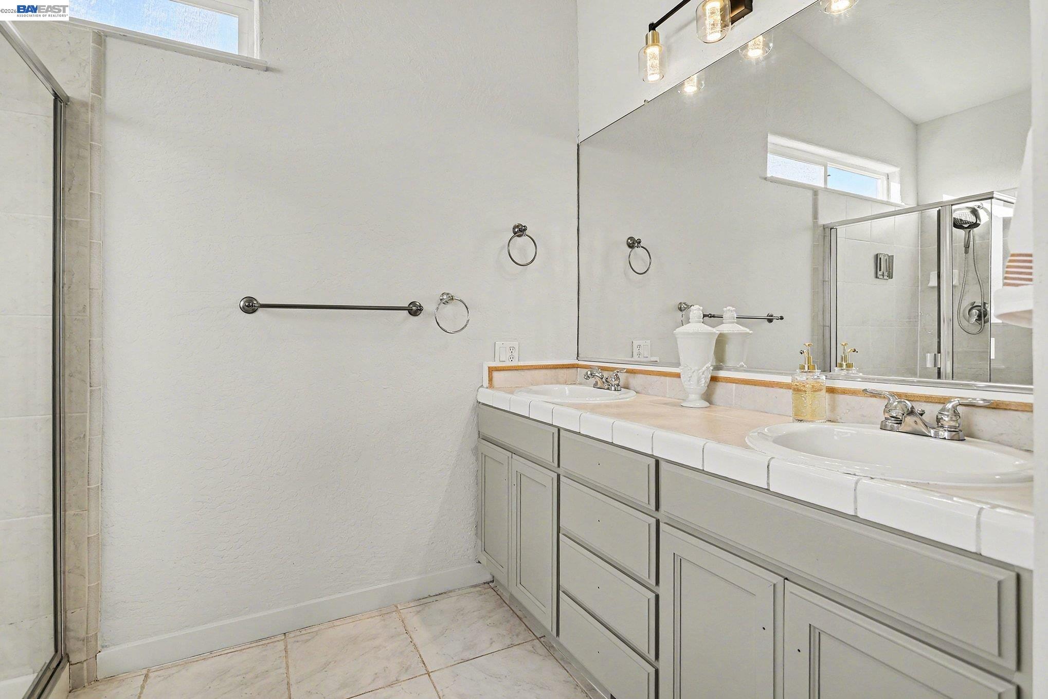 19554 Alana Road Castro Valley, CA 94546 - Photo 15 of 33
