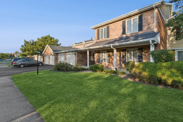 $360,000 | 7235 Willow Way Lane, Unit B, Willowbrook, IL 60527