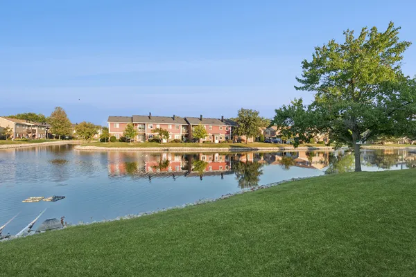 $360,000 | 7235 Willow Way Lane, Unit B, Willowbrook, IL 60527