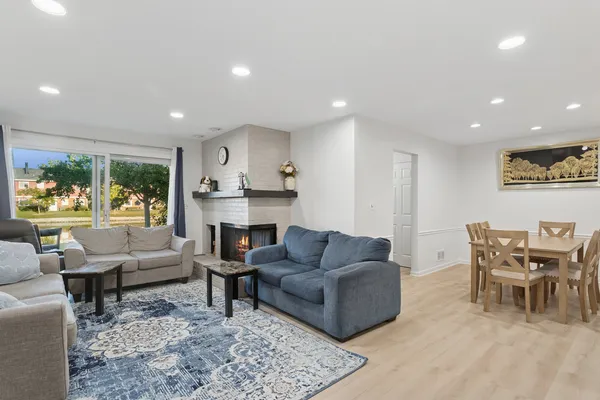 $360,000 | 7235 Willow Way Lane, Unit B, Willowbrook, IL 60527