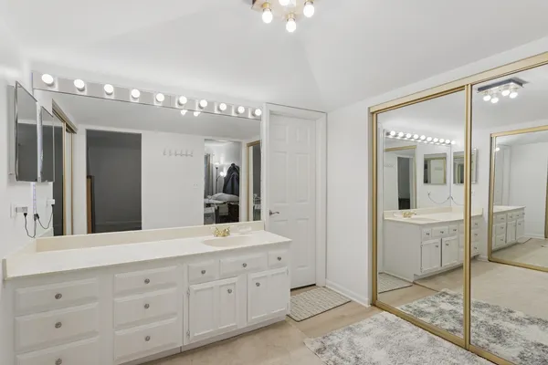 $360,000 | 7235 Willow Way Lane, Unit B, Willowbrook, IL 60527