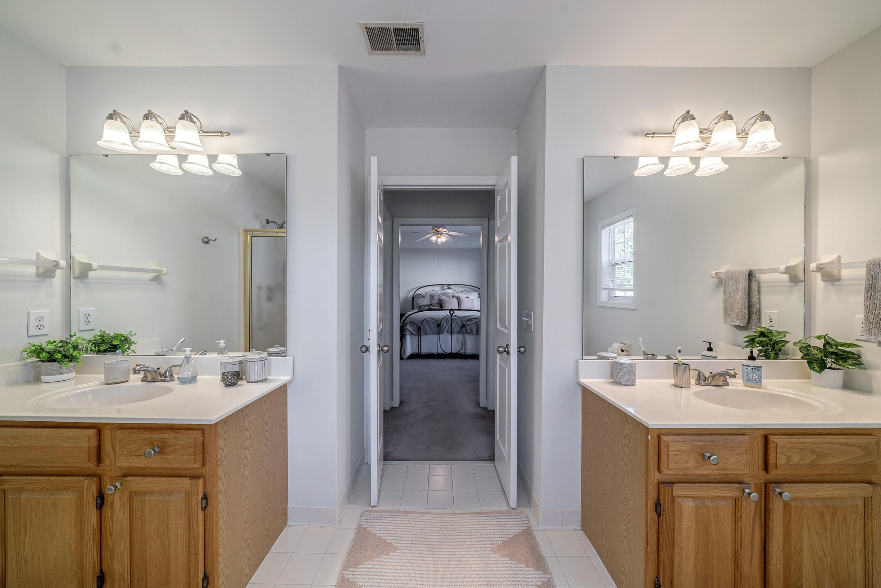 744 Ginglis Way Mount Pleasant, SC 29464 - Photo 13 of 21 33