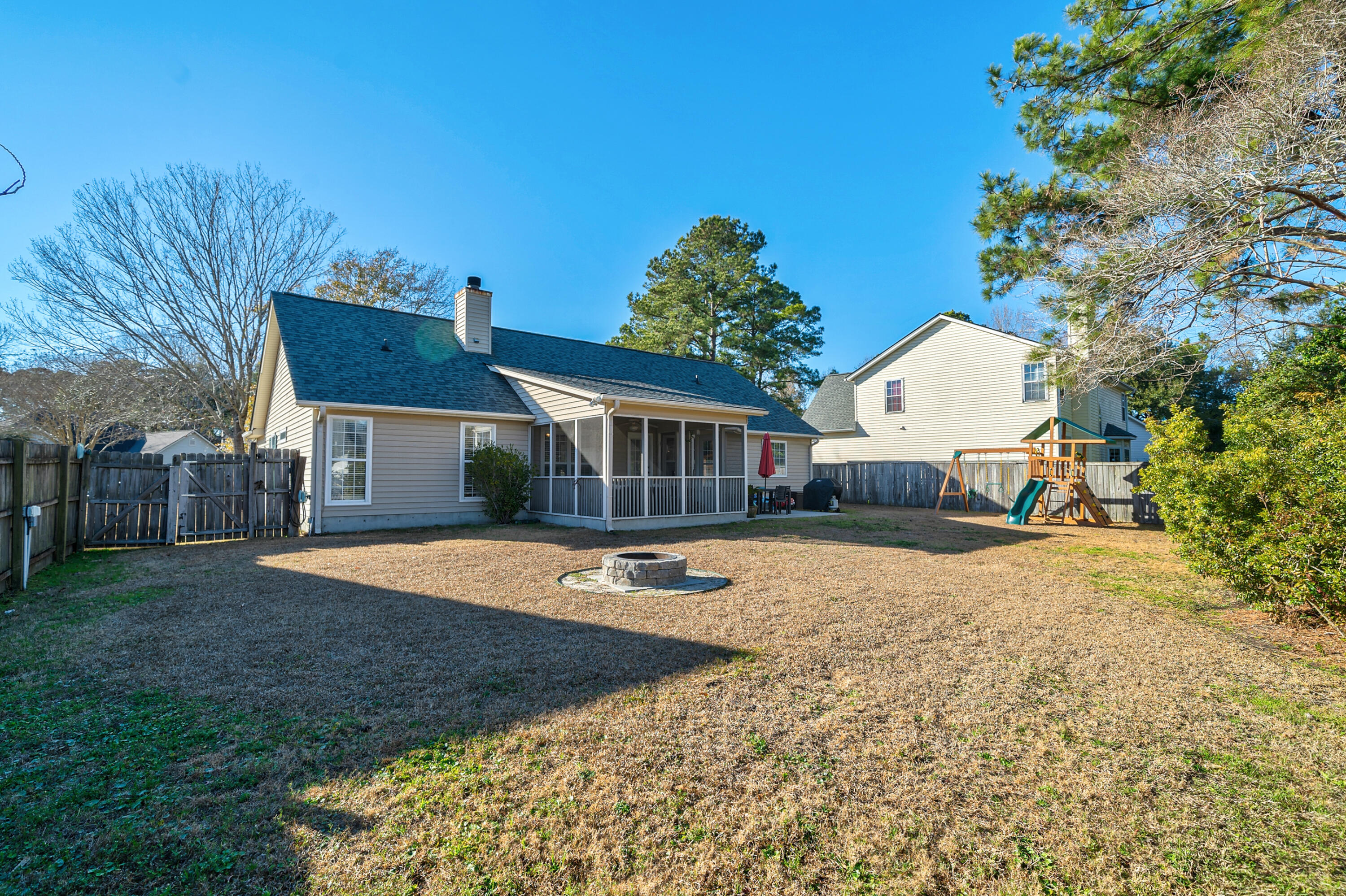 744 Ginglis Way Mount Pleasant, SC 29464 - Photo 20 of 21 55