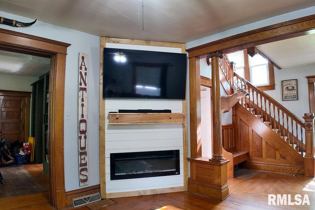 540 East Main Street Prairie City, IL 61470 - Photo 9 of 51