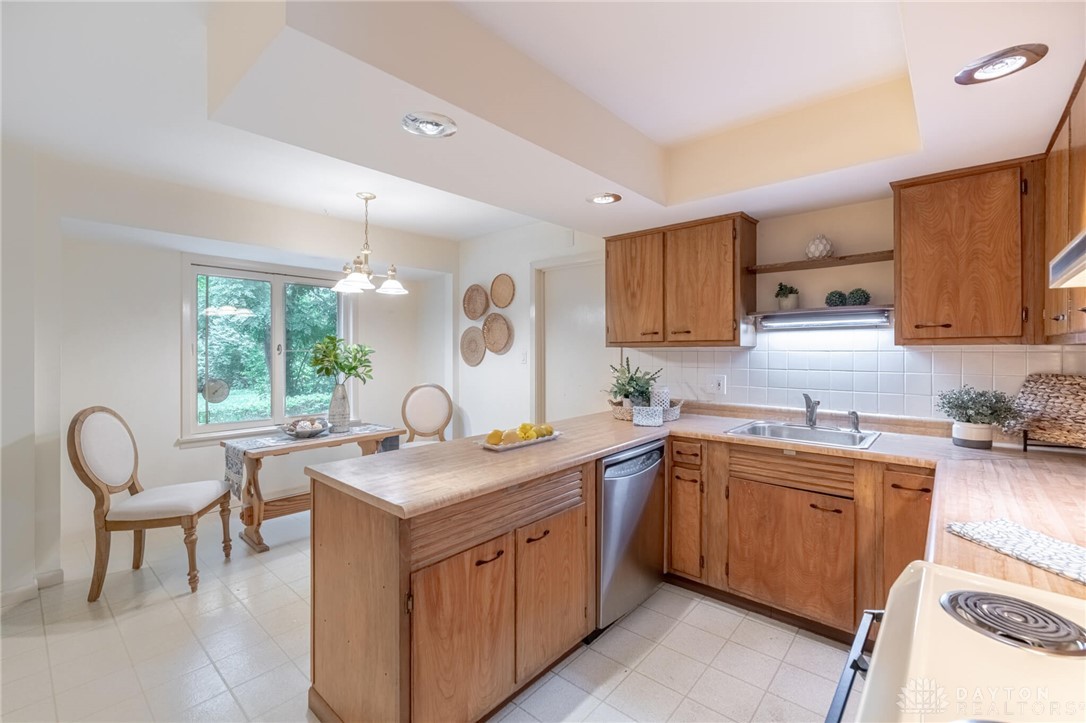 210 Alamo Road Middletown, OH 45042 - Photo 10 of 45 Gallery Image 10