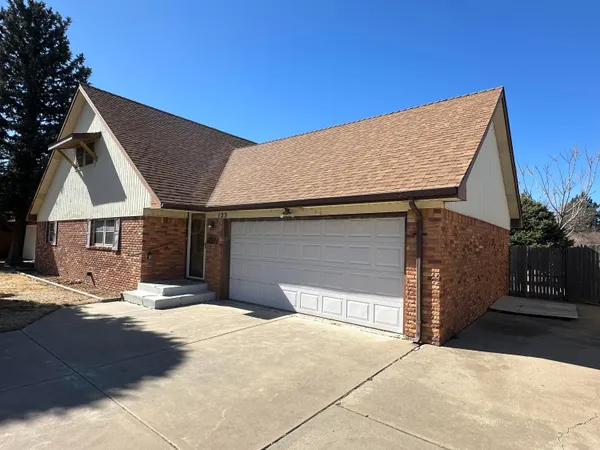 $230,000 | 123 Bailey Avenue, Dumas, TX 79029