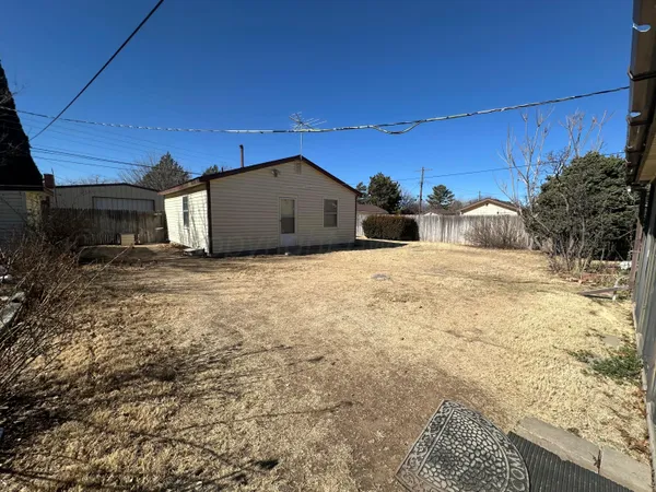 $230,000 | 123 Bailey Avenue, Dumas, TX 79029