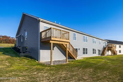 $398,000 | 107 St Andrews Way, Selinsgrove, PA 17870