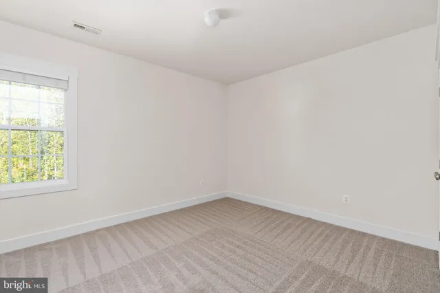 $949,900 | 33 Avalon Lane, Stafford, VA 22556