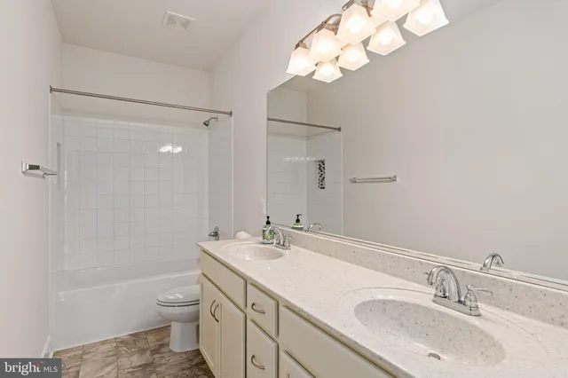 $949,900 | 33 Avalon Lane, Stafford, VA 22556