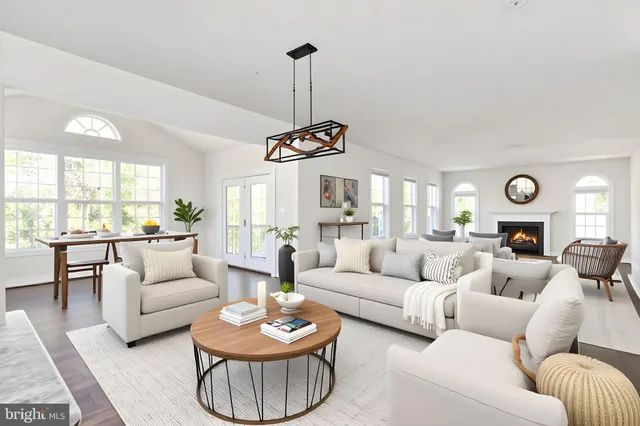 $949,900 | 33 Avalon Lane, Stafford, VA 22556