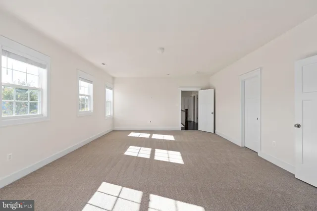 $949,900 | 33 Avalon Lane, Stafford, VA 22556