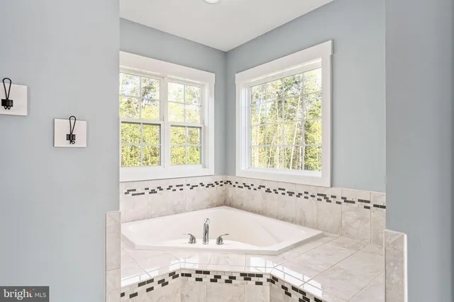 $949,900 | 33 Avalon Lane, Stafford, VA 22556