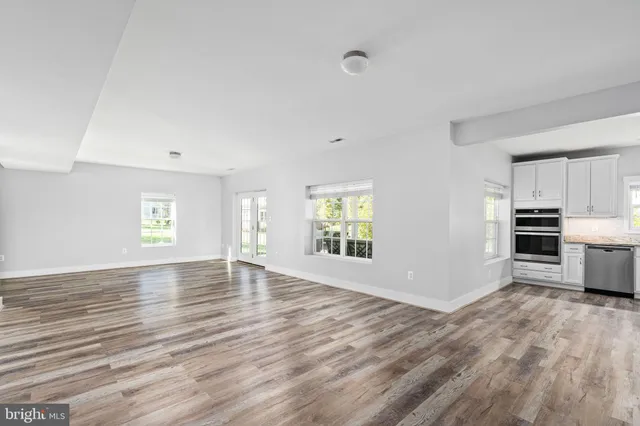 $949,900 | 33 Avalon Lane, Stafford, VA 22556