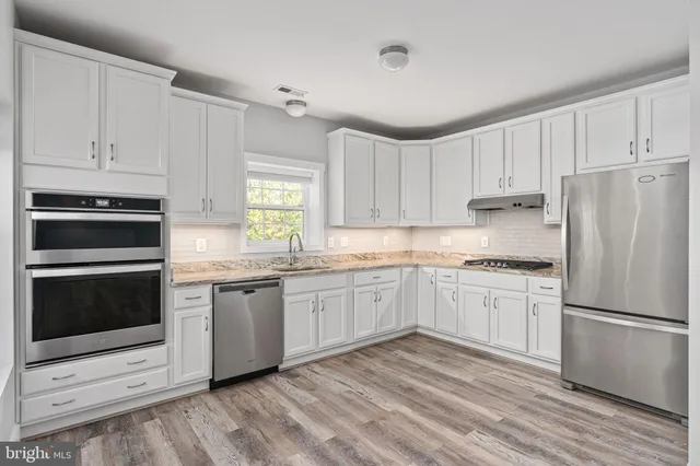 $949,900 | 33 Avalon Lane, Stafford, VA 22556