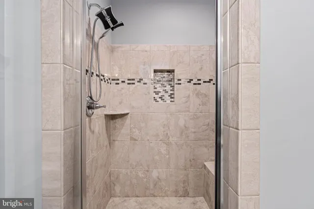 $949,900 | 33 Avalon Lane, Stafford, VA 22556