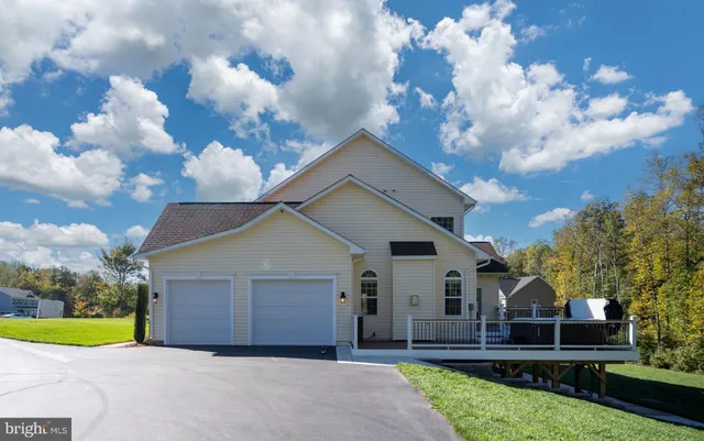 $949,900 | 33 Avalon Lane, Stafford, VA 22556