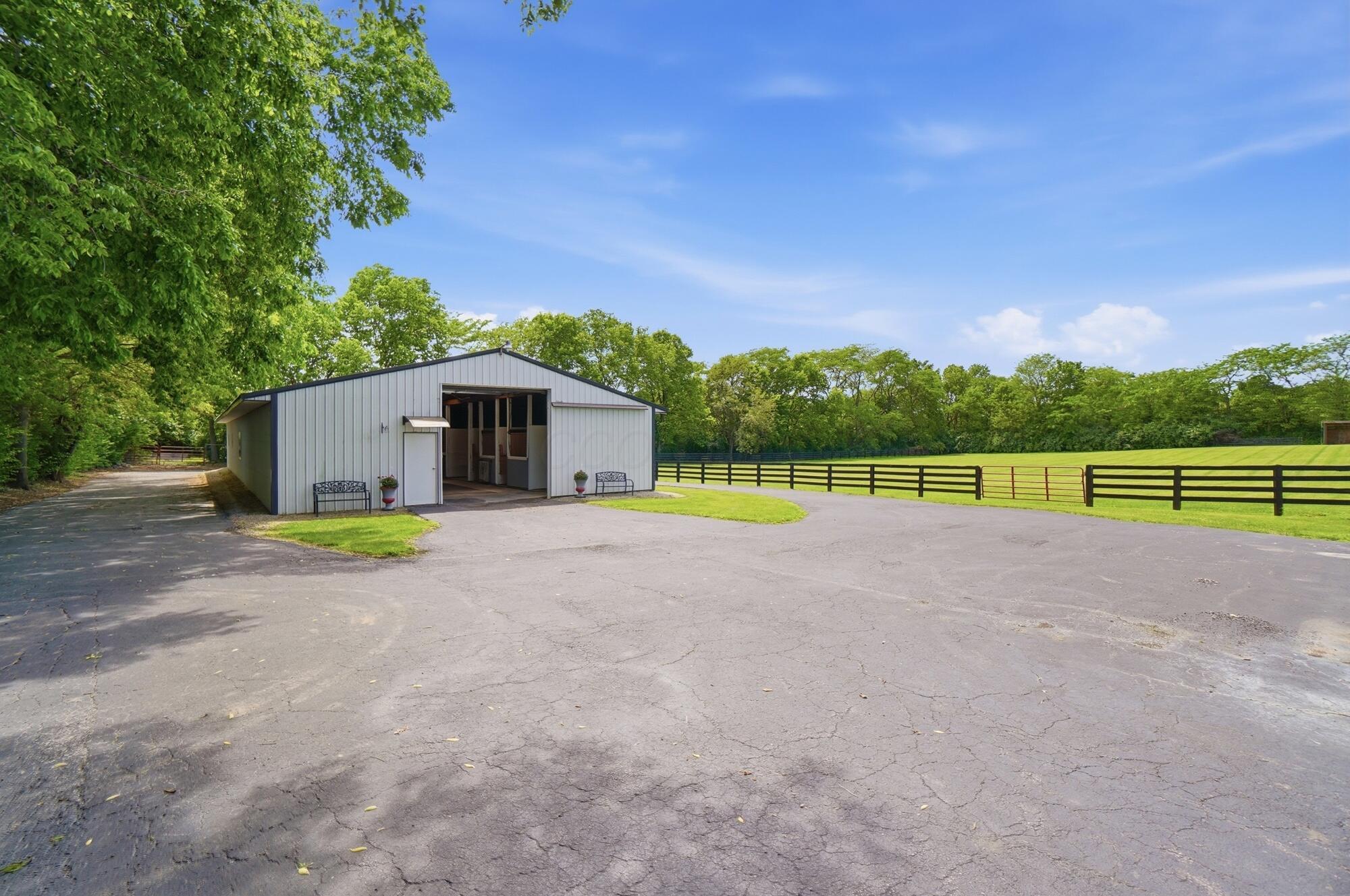 6075 Alkire Road Galloway, OH 43119 - Photo 11 of 85 40 x 100 barn
