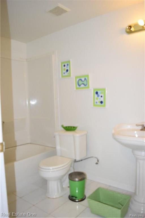 374 East South Boulevard Rochester, MI 48307 - Photo 16 of 21