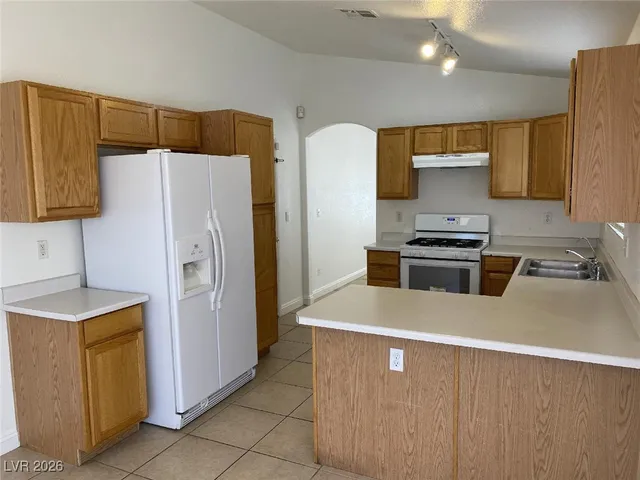 $1,784 | 1069 Ashwood Bay Avenue, Las Vegas, NV 89183