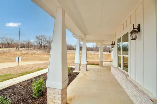 $624,999 | 117 Mustang Springs Circle, Sunset, TX 76270