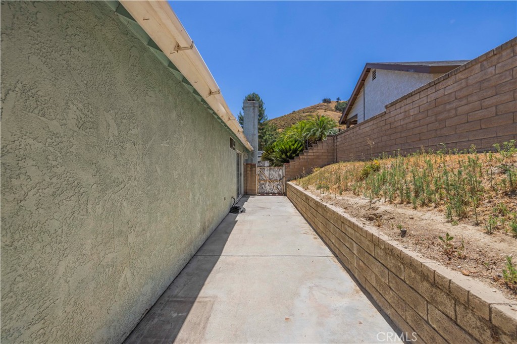 28221 Branch Road Castaic, CA 91384 - Photo 23 of 26