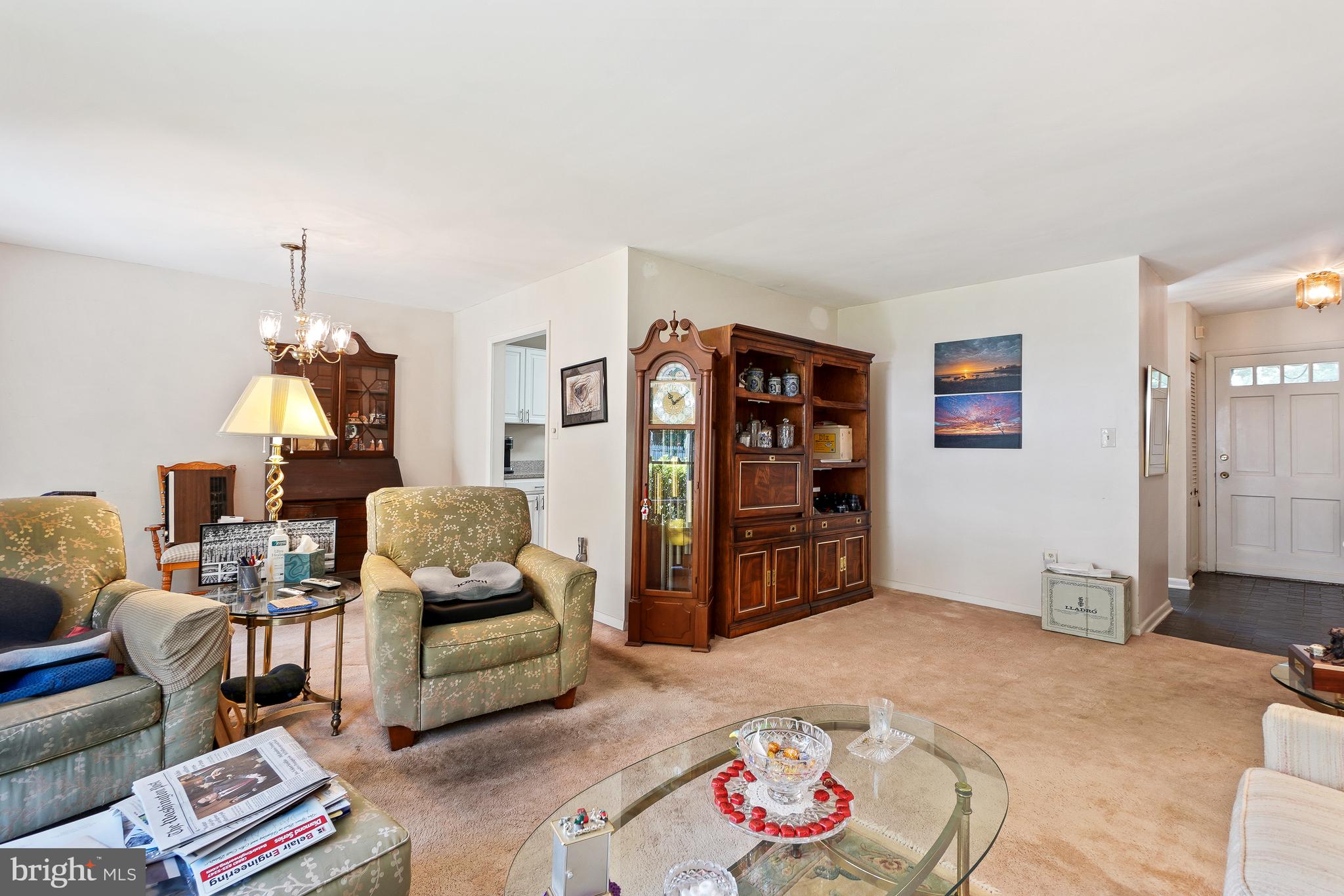 16011 Jerald Road Laurel, MD 20707 - Photo 16 of 48 Living Room