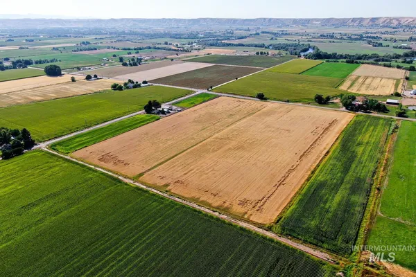 $650,000 | 4 Ave Emmett Id 83617 Avenue, Emmett, ID 83617