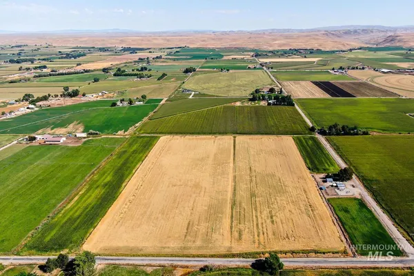 $650,000 | 4 Ave Emmett Id 83617 Avenue, Emmett, ID 83617