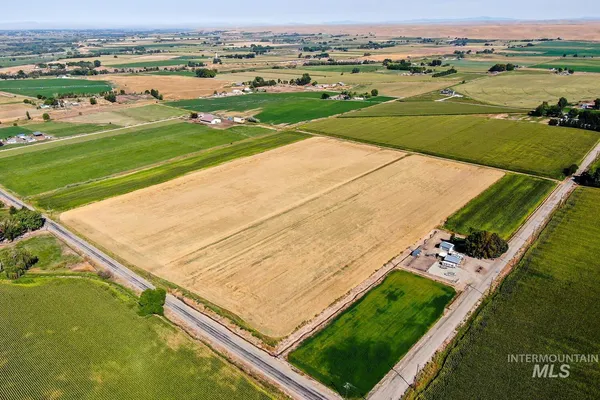 $650,000 | 4 Ave Emmett Id 83617 Avenue, Emmett, ID 83617